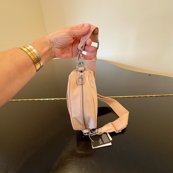 NWT Athletic Athleisure Streetwear Lululemon Now and Always Crossbody Mini/Bag - Picture 12 of 17